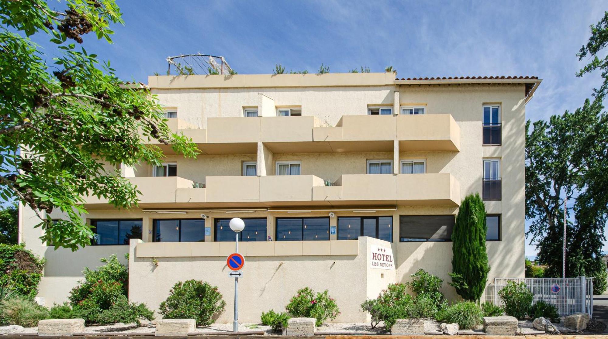 Hotel Les Nevons L'Isle-sur-la-Sorgue Kültér fotó