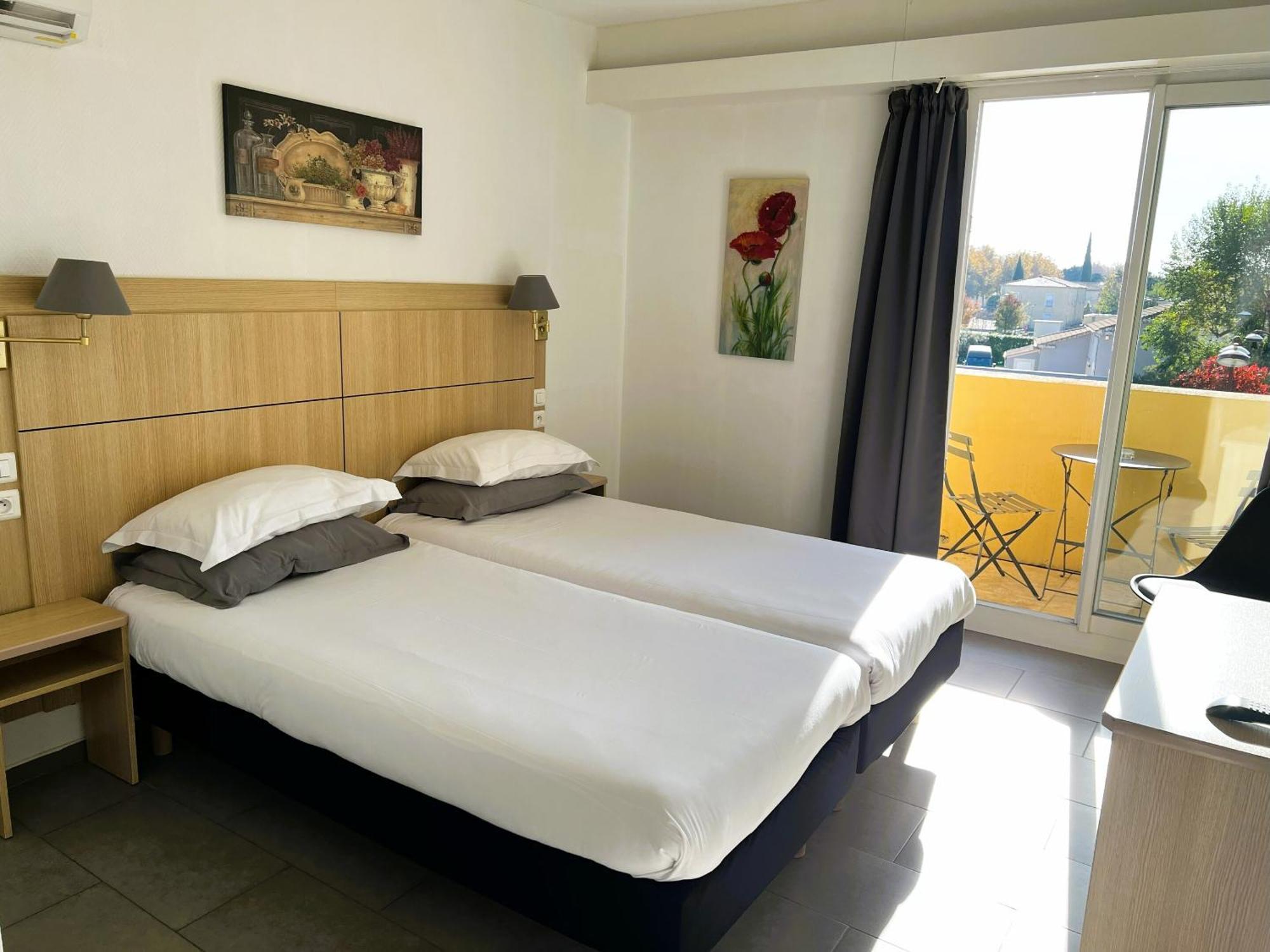 Hotel Les Nevons L'Isle-sur-la-Sorgue Szoba fotó