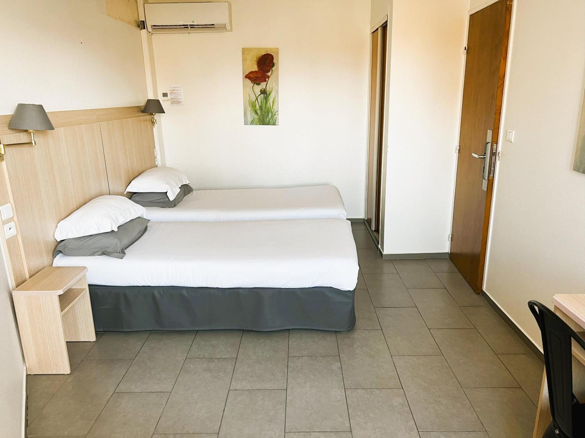 Hotel Les Nevons L'Isle-sur-la-Sorgue Szoba fotó