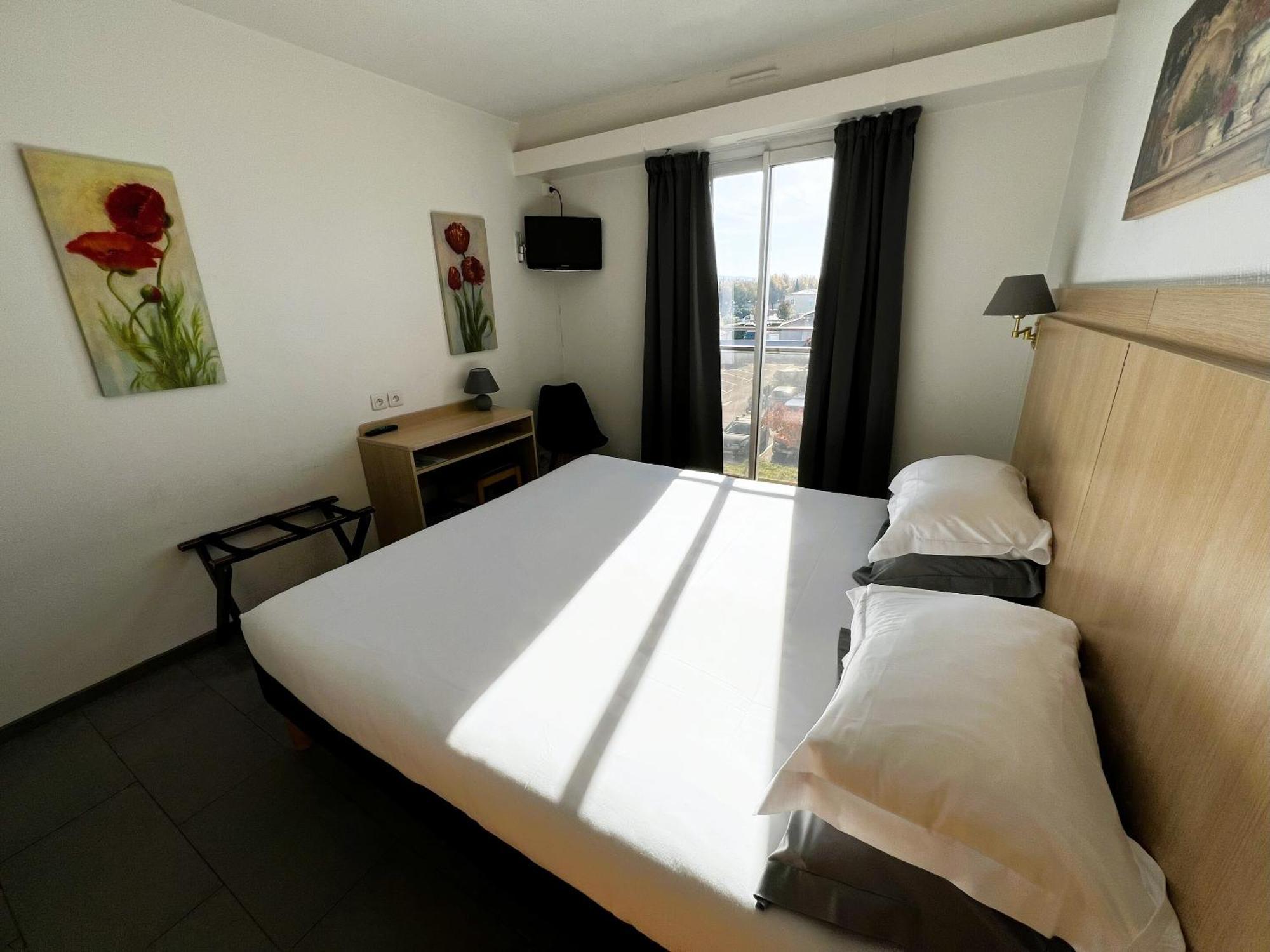 Hotel Les Nevons L'Isle-sur-la-Sorgue Szoba fotó