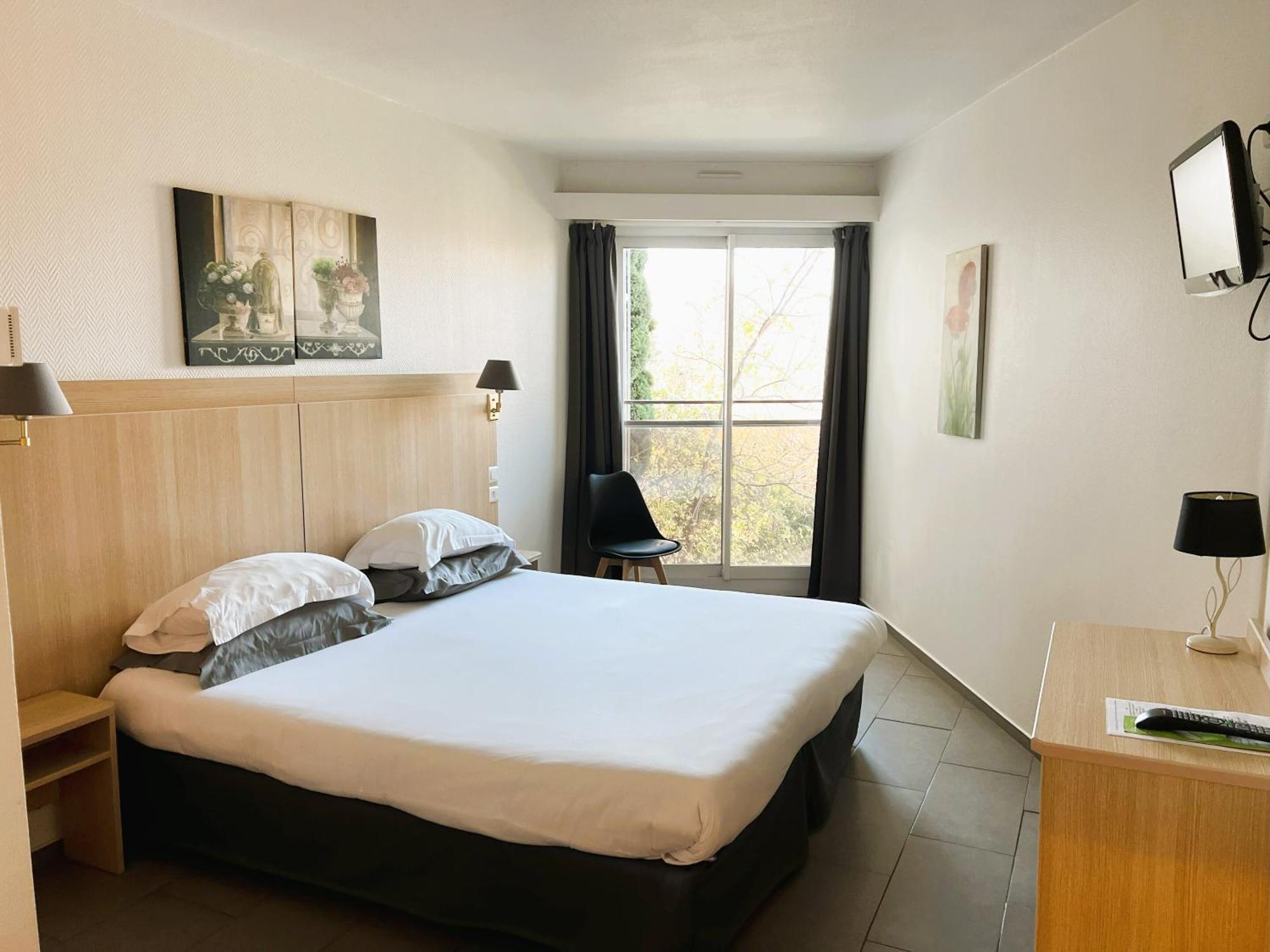 Hotel Les Nevons L'Isle-sur-la-Sorgue Szoba fotó